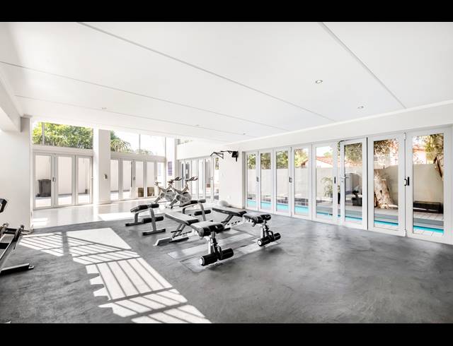 2 BEDROOM APARTMENT FOR SALE IN SANDOWN